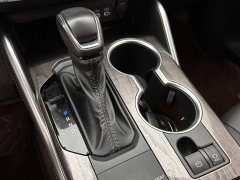 Toyota Crown Venza 2.5L HEV AWD Premium - ფოტო 15