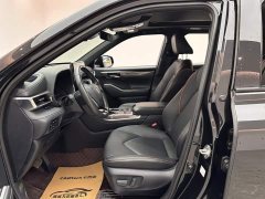 Toyota Crown Venza 2.5L HEV AWD Premium - ფოტო 8