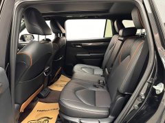 Toyota Crown Venza 2.5L HEV AWD Premium - ფოტო 9