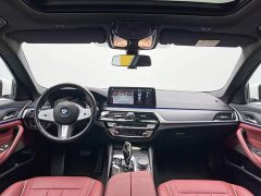 BMW 5 Series 530Li Premier M Sport Package - ფოტო 18