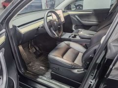 Tesla Model Y Rear-Wheel Drive - ფოტო 3