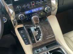 Toyota Vellfire 2020 Dual Motor 2.5L HV Premium Edition - ფოტო 11