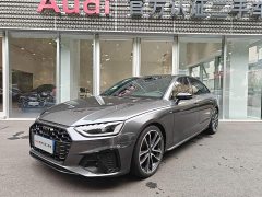 Audi A4L 40 TFSI quattro Luxury Dynamic - ფოტო 1