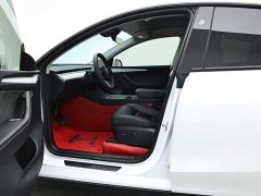 Tesla Model Y Rear-Wheel Drive - ფოტო 10