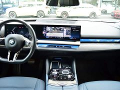 BMW 5 Series 530Li Luxury M Sport Package - ფოტო 10