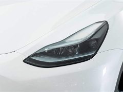 Tesla Model Y Rear-Wheel Drive - ფოტო 4
