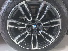 BMW 5 Series 525Li M Sport Package - ფოტო 12