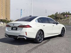 BMW 5 Series 525Li M Sport Package - ფოტო 5