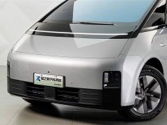 Li Auto MEGA Home Family Edition - ფოტო 3