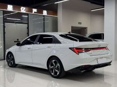 Hyundai Elantra 2022 1.5L CVT Luxury - ფოტო 19