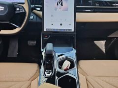Geely Boyue L 1.5TD DCT Luxury - ფოტო 13