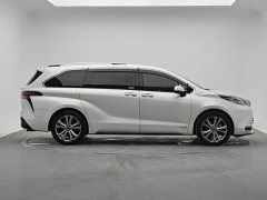 Toyota Sienna 2023 2.5L Hybrid Premium Edition - ფოტო 4