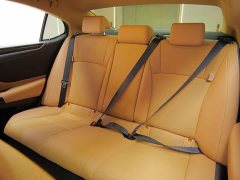 Lexus ES 300h Excellence - ფოტო 9