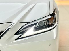 Lexus ES 2021 300h Excellence - ფოტო 17