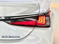 Lexus ES 2021 300h Excellence - ფოტო 18