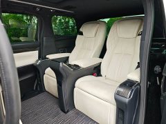 Lexus LM 350 - ფოტო 16