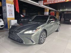 Lexus ES 200 Excellence Edition - ფოტო 1