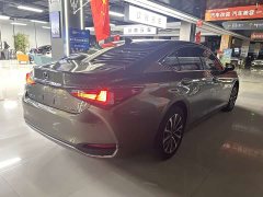 Lexus ES 200 Excellence Edition - ფოტო 12