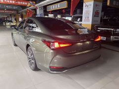 Lexus ES 200 Excellence Edition - ფოტო 13