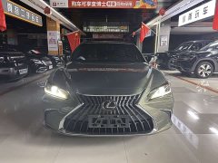 Lexus ES 200 Excellence Edition - ფოტო 2