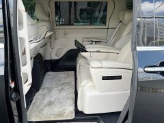 Lexus LM 2023 500h Six-Seat Premium Edition - ფოტო 17