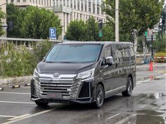 Toyota HIACE 2022 3.5L Automatic 7-Seater - ფოტო 1