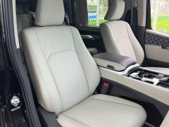 Toyota HIACE 2022 3.5L Automatic 7-Seater - ფოტო 14
