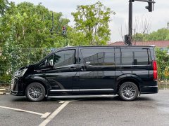 Toyota HIACE 2022 3.5L Automatic 7-Seater - ფოტო 7