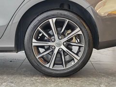 Geely Emgrand 4th Generation 1.5L CVT Luxury - ფოტო 9