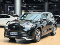 Toyota Crown Venza 2023 2.5L HEV AWD Premium - ფოტო 1