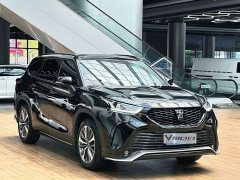 Toyota Crown Venza 2023 2.5L HEV AWD Premium - ფოტო 3