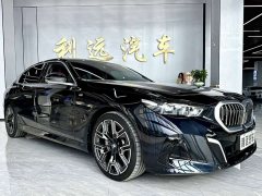 BMW 5 Series 530Li Luxury M Sport Package - ფოტო 3