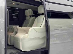 Li Auto Li Xiang MEGA Ultra - ფოტო 9