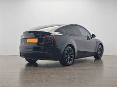 Tesla Model Y Rear-Wheel Drive - ფოტო 3