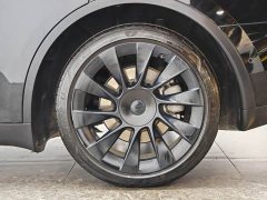 Tesla Model Y Rear-Wheel Drive - ფოტო 9