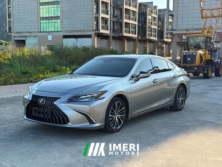 Lexus ES 2022 300h Premium Edition - ავტომობილი ჩინეთიდან