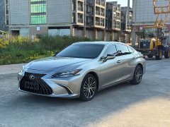 Lexus ES 2022 300h Premium Edition - ფოტო 1