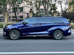 Toyota Sienna 2021 2.5L Hybrid Platinum Edition - ფოტო 3