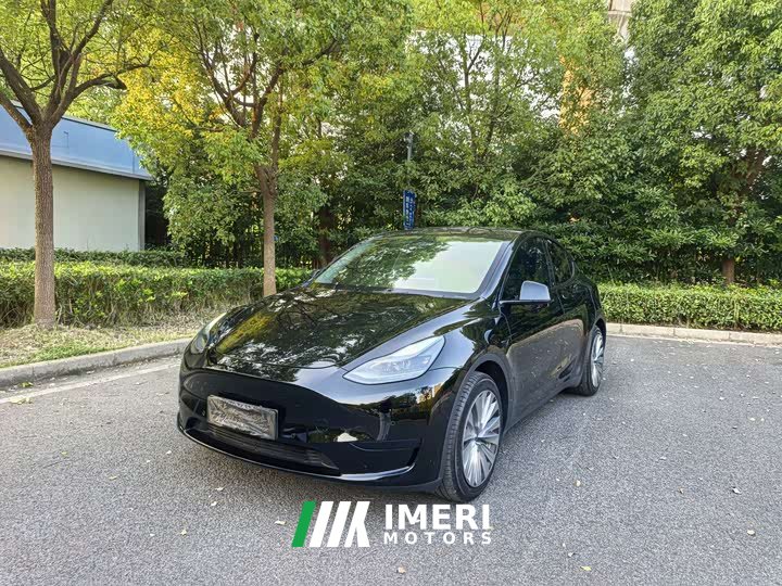 Tesla Model Y Facelift Rear-Wheel Drive
