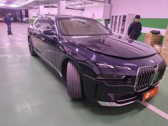 BMW 7 Series 2023 735Li Luxury Package - ფოტო 2