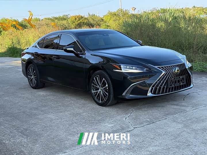 Lexus ES 2022 300h Premium Edition - ავტომობილი ჩინეთიდან