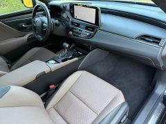 Lexus ES 2022 300h Premium Edition - ფოტო 4