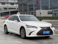 Lexus ES 2020 300h Excellence Edition - ფოტო 2