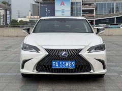 Lexus ES 2020 300h Excellence Edition - ფოტო 3