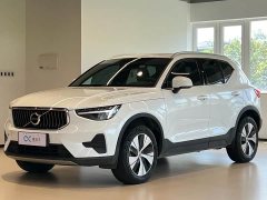 Volvo XC40 B3 Smart Remote Luxury Edition - ფოტო 1