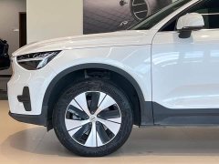 Volvo XC40 B3 Smart Remote Luxury Edition - ფოტო 4