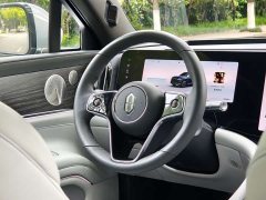 AITO M9 Extended Range Ultra 42kWh 6-Seater - ფოტო 10