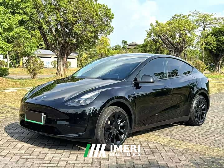 Tesla Model Y Facelift Rear-Wheel Drive