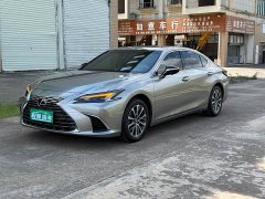 Lexus ES 300h Premium Edition - ფოტო 3