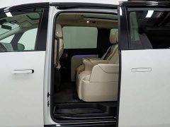 Li Auto Li Xiang MEGA Ultra - ფოტო 19